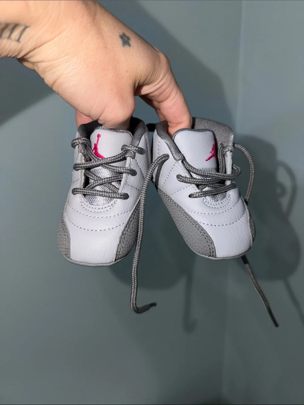 Jordan 12 Retro Gift Pack infant 2c - wolf grey/vivid pink with matching hat